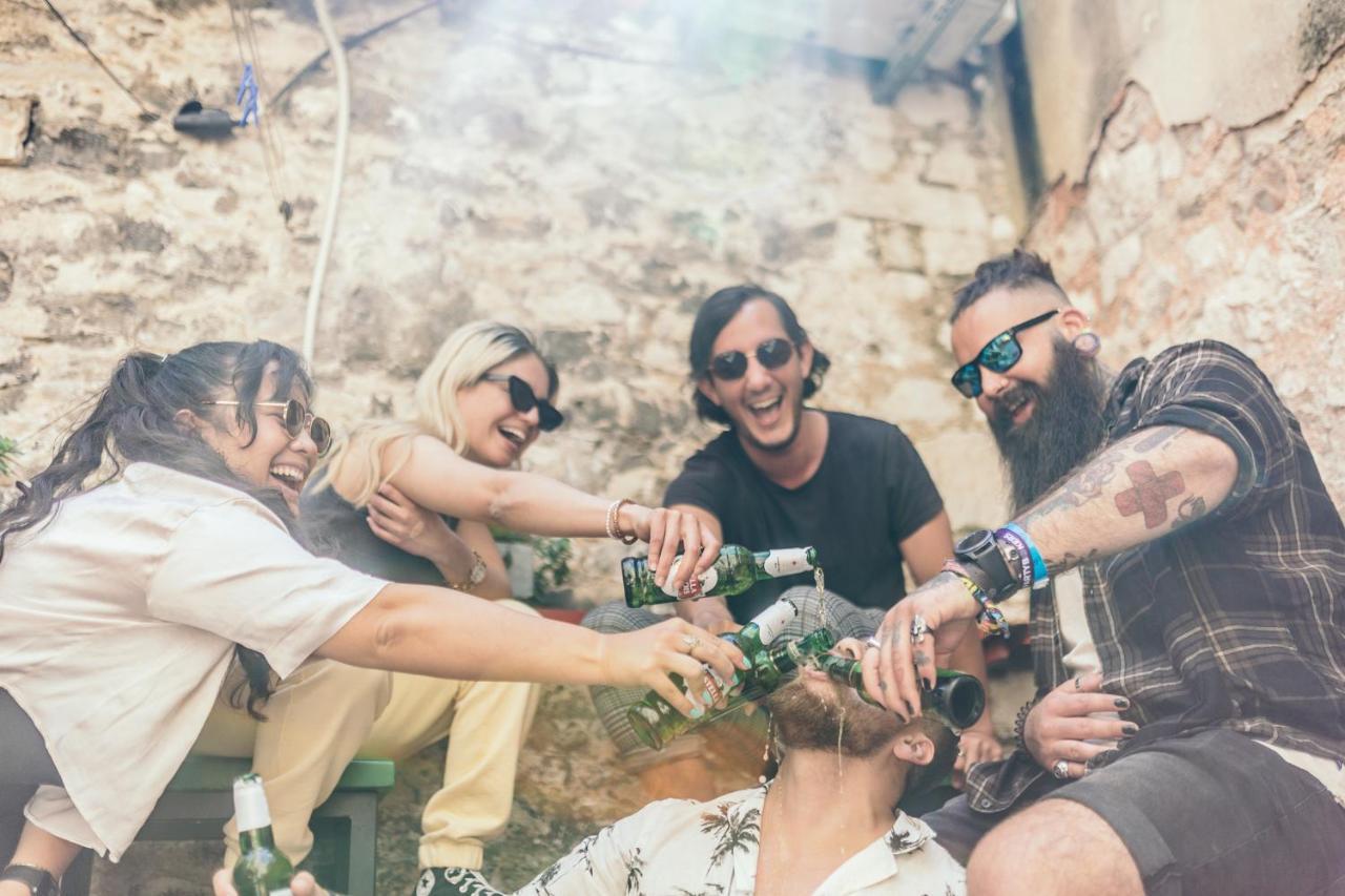 Booze&snooze Split
